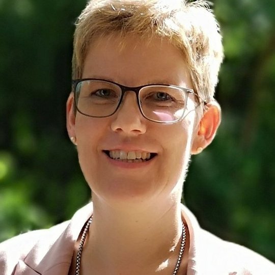 Andrea Platen, Verwaltungsleitung