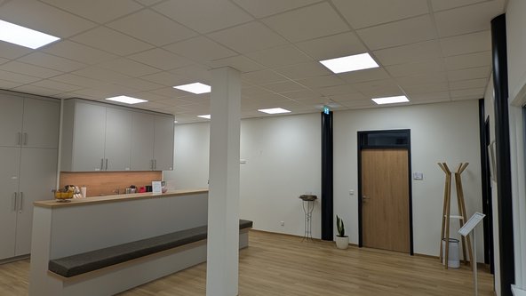 Offener Eingangbereich mit Küchenzeile