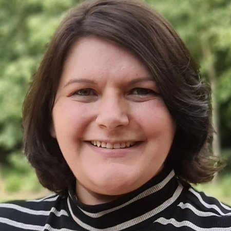 Nina Hespos, Verwaltung